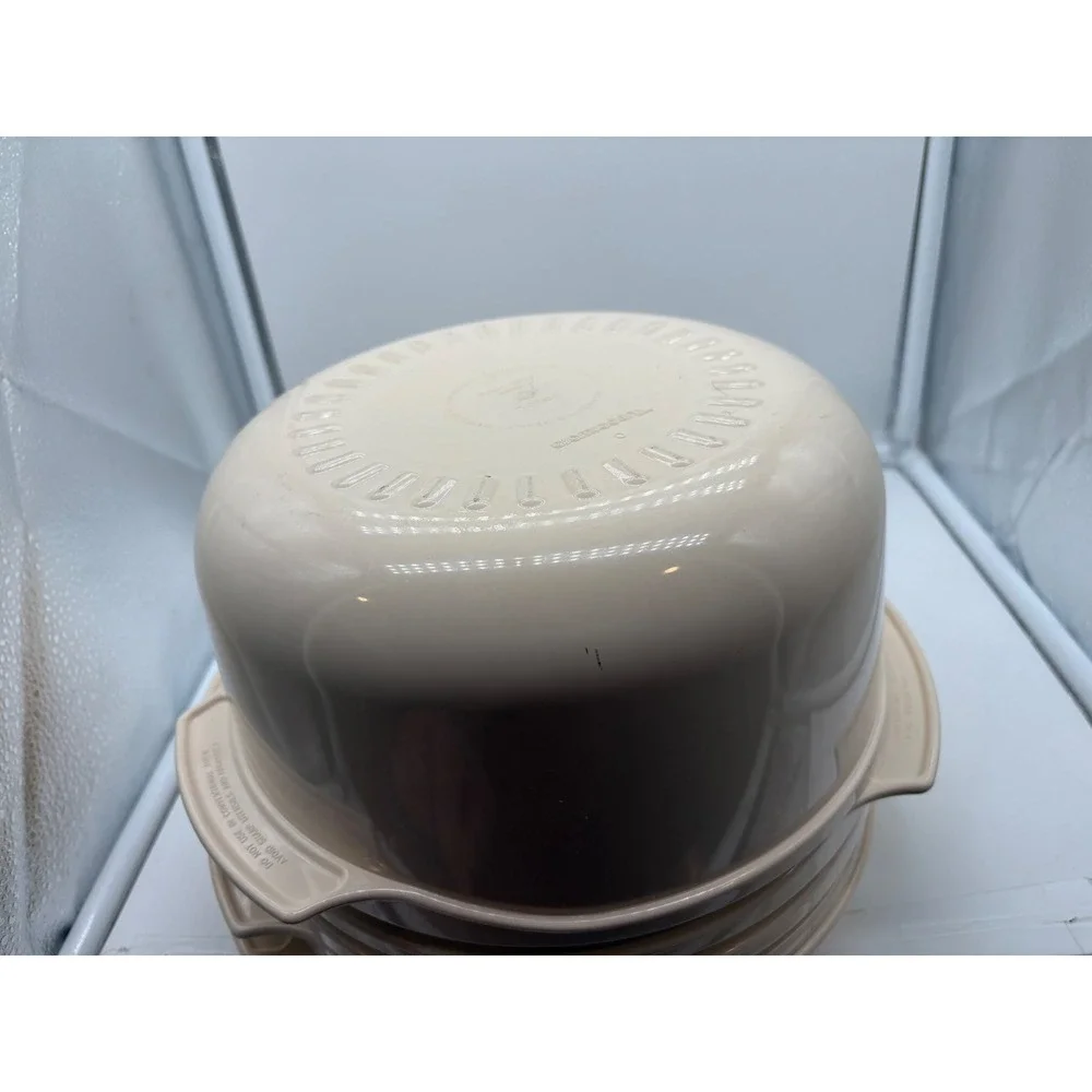 Tupperware vintage microwave